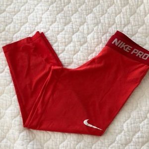 NIKE PRO CROP PANTS